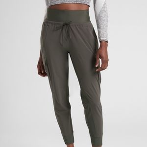 Athleta NWT Size 8. Sutton Joggers. Olive.